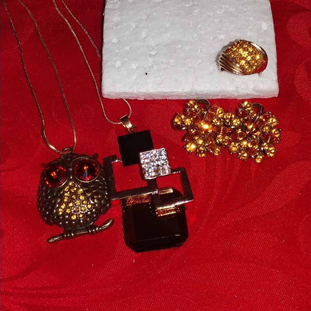 🆕 amber owl and squares